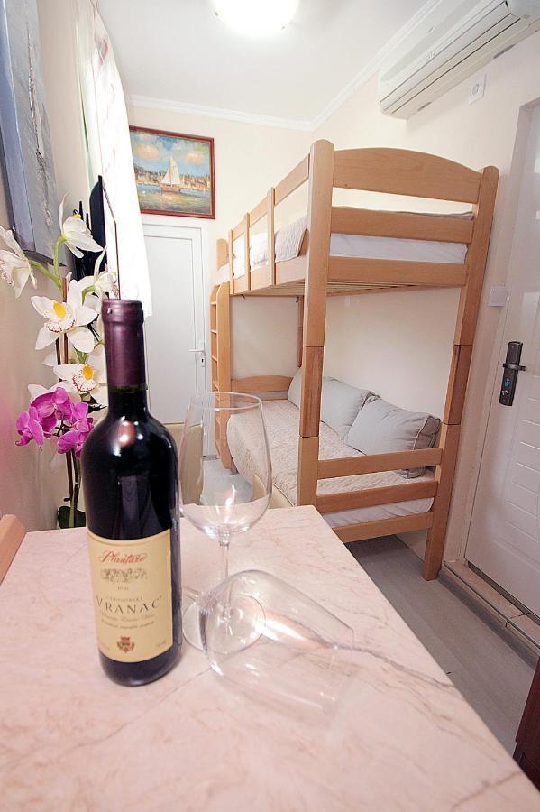 Studio Apartman Sveti Stefan Appartement Buitenkant foto