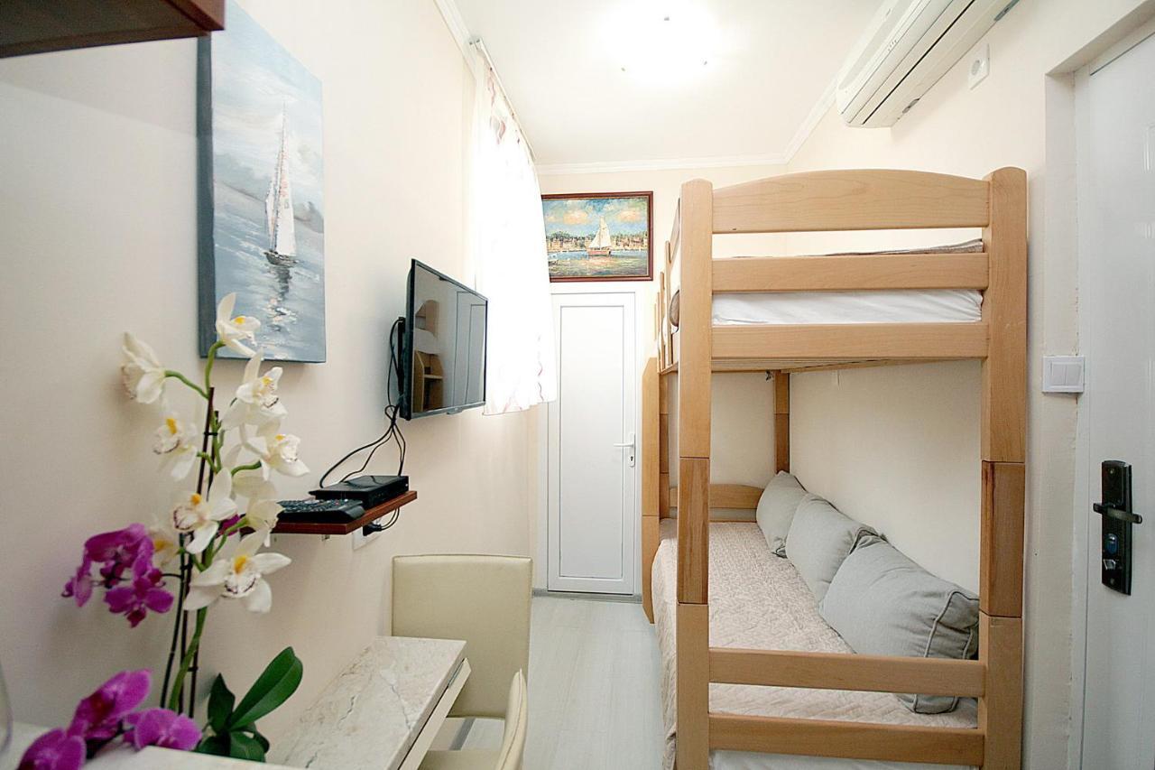 Studio Apartman Sveti Stefan Appartement Buitenkant foto